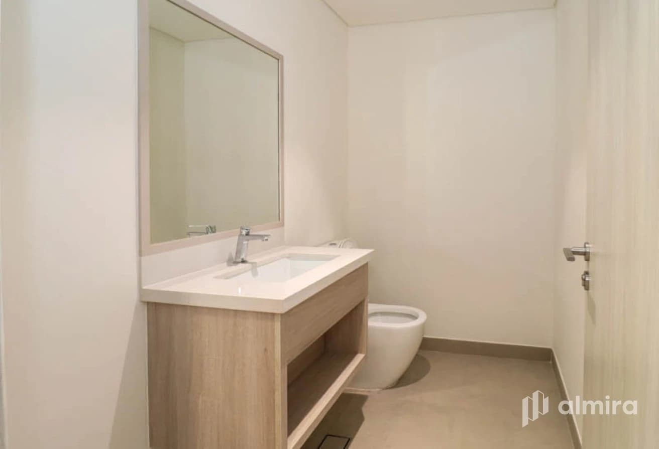 Single Row | Corner Unit | Direct to the Pool