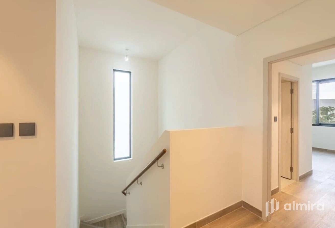 Single Row Corner Unit | Large Plot | Near Park