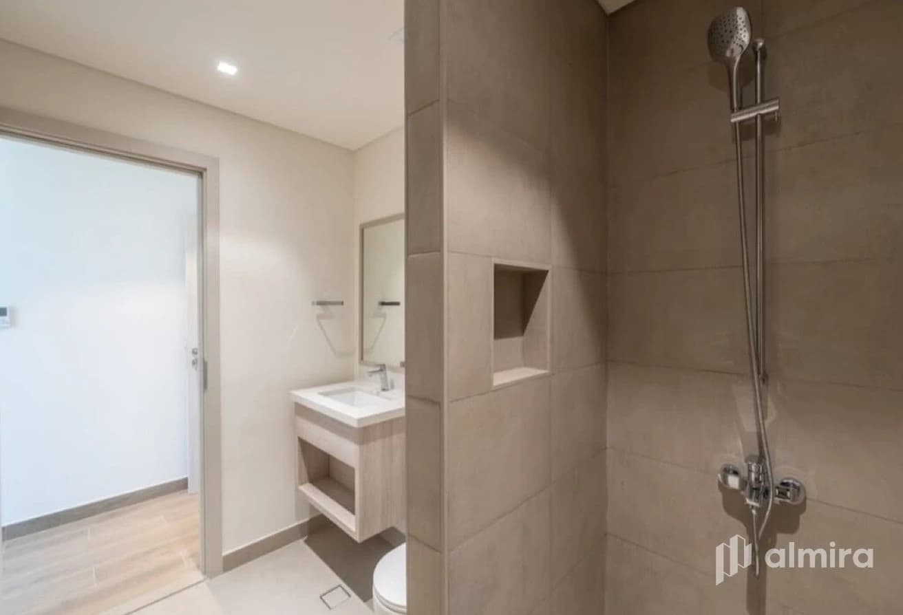 Single Row Corner Unit | Large Plot | Near Park