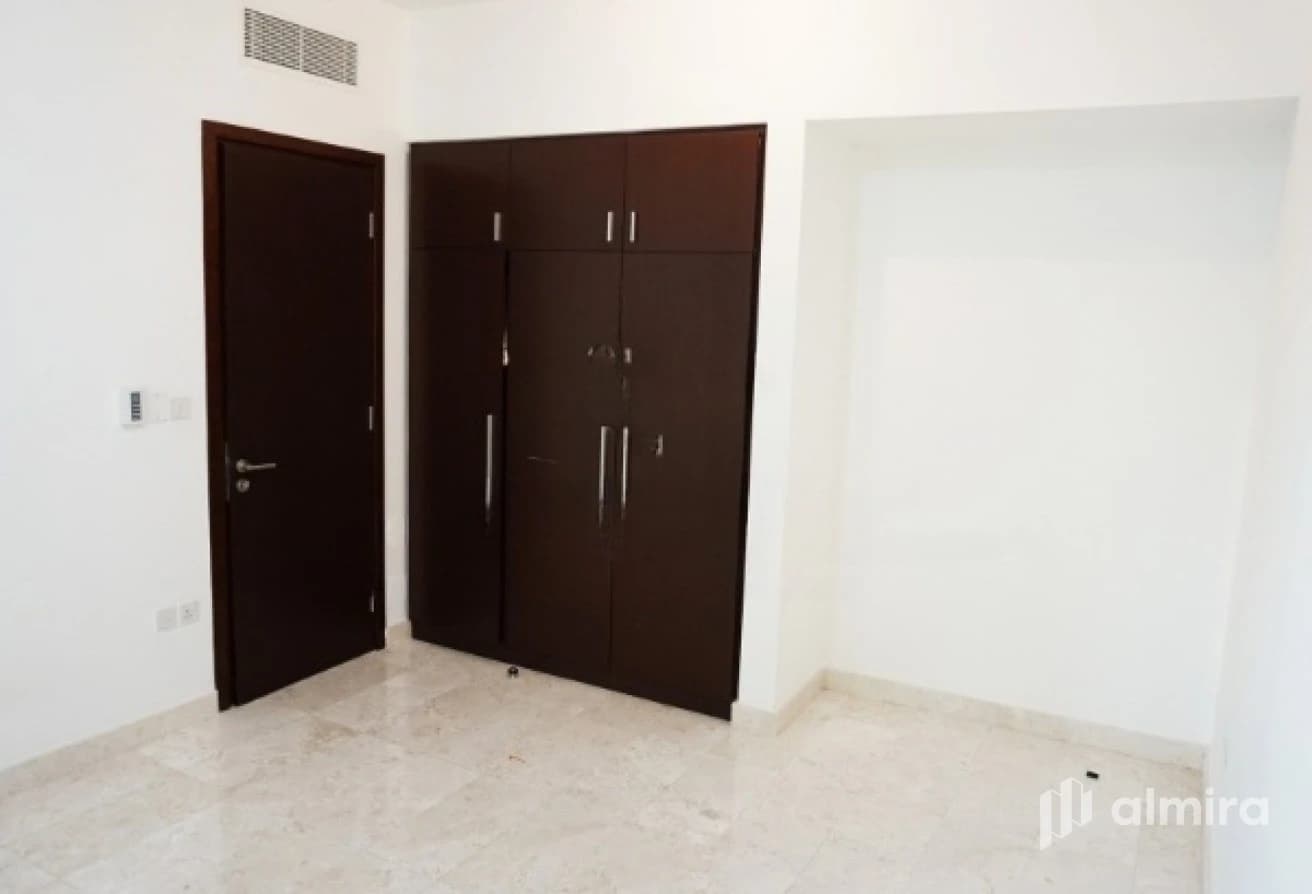 High Floor | Vacant | Prime Location