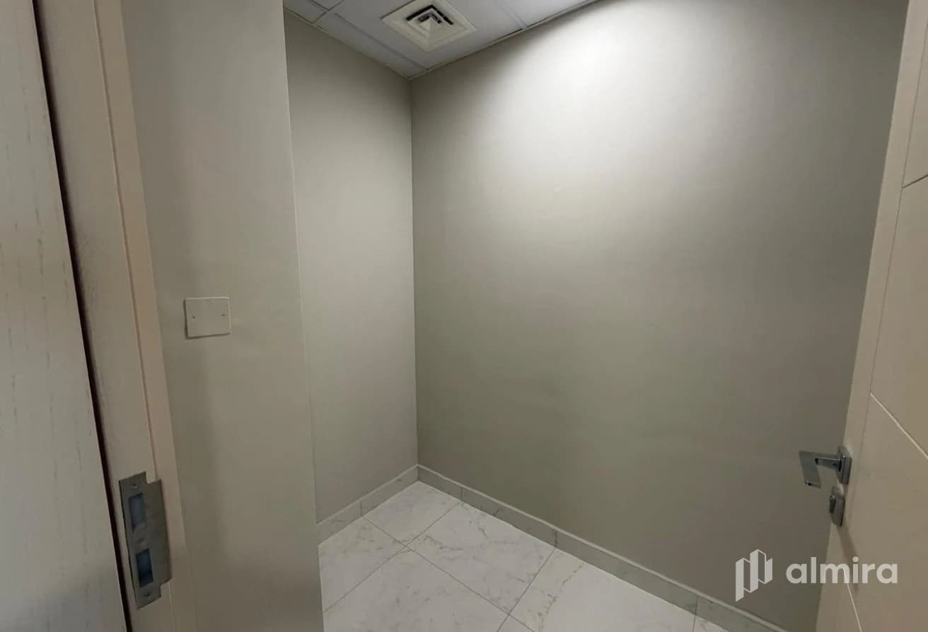 Fully Furnished | High Floor |  Vacant