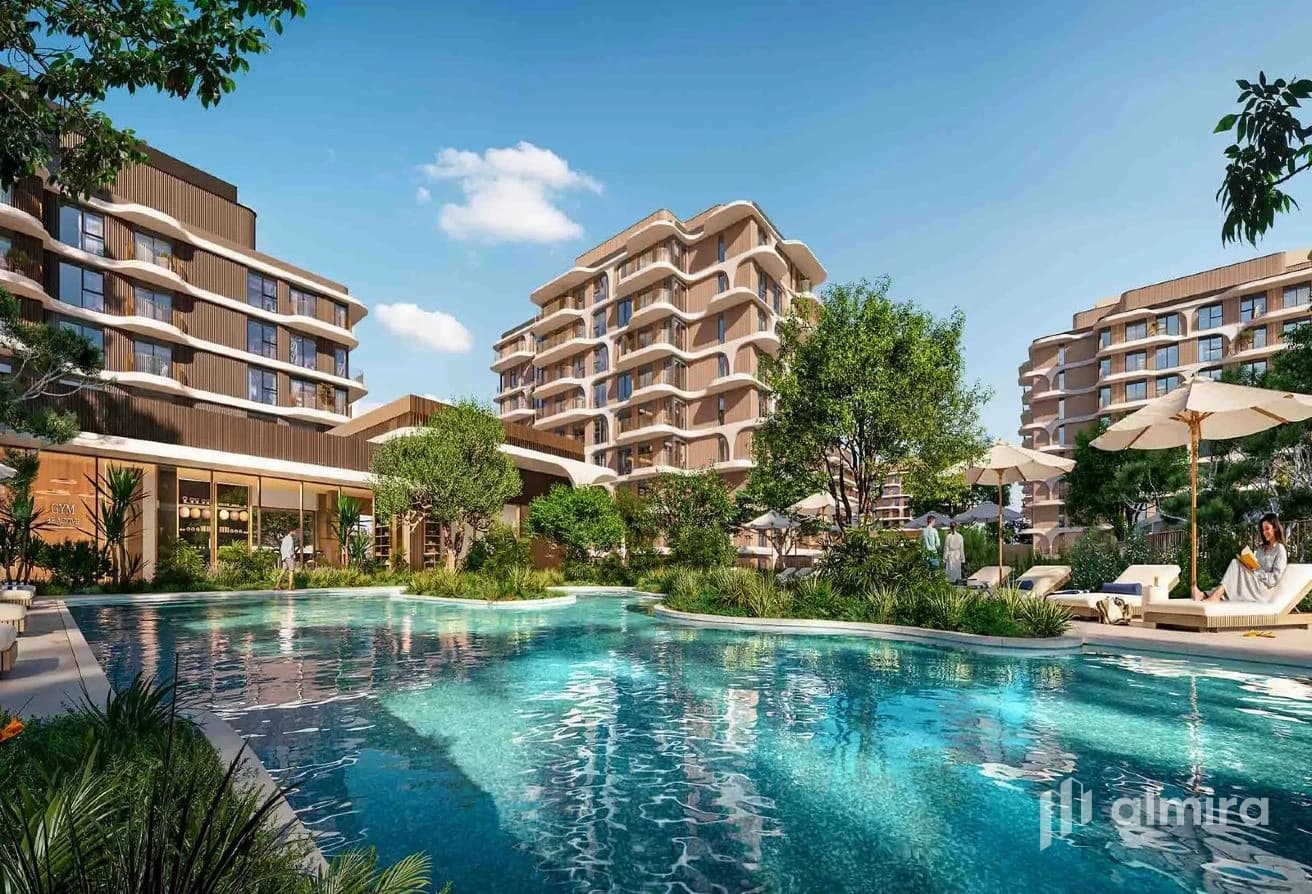 Corner | Open View of the Pool | Luxury Living