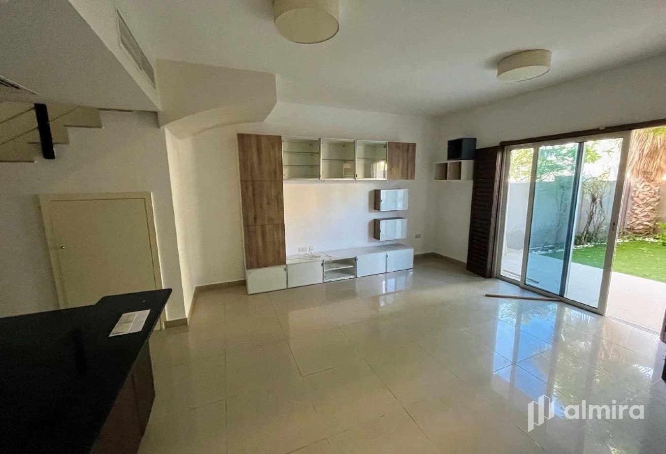 Single Row | Upgraded | Semi-Furnished