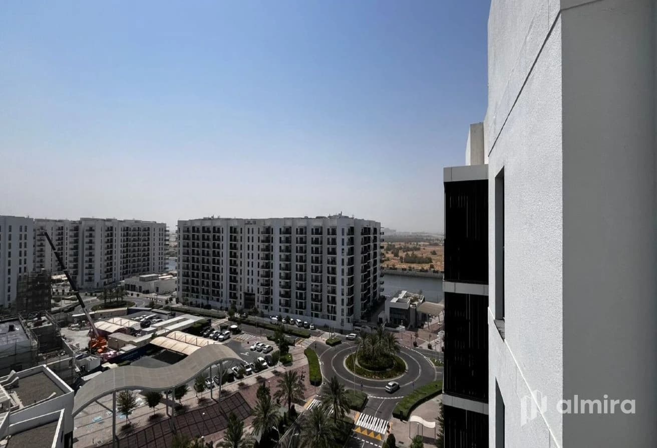 High Floor| Partial Sea View | Vacant