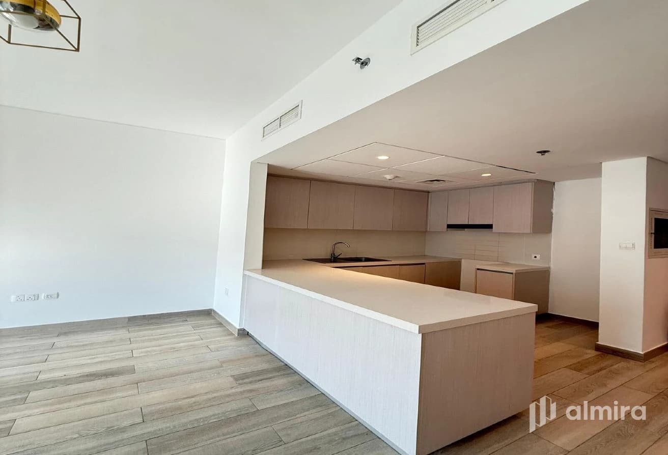Canal View | Pristine Condition | Prime Location