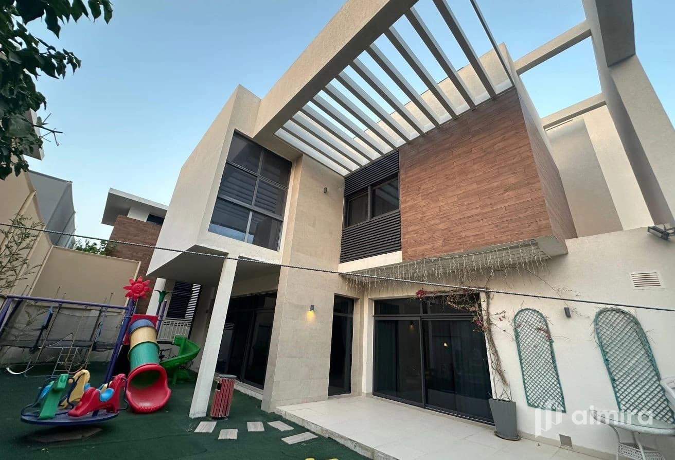 Move In Ready | Next To Corner | Luxury Living