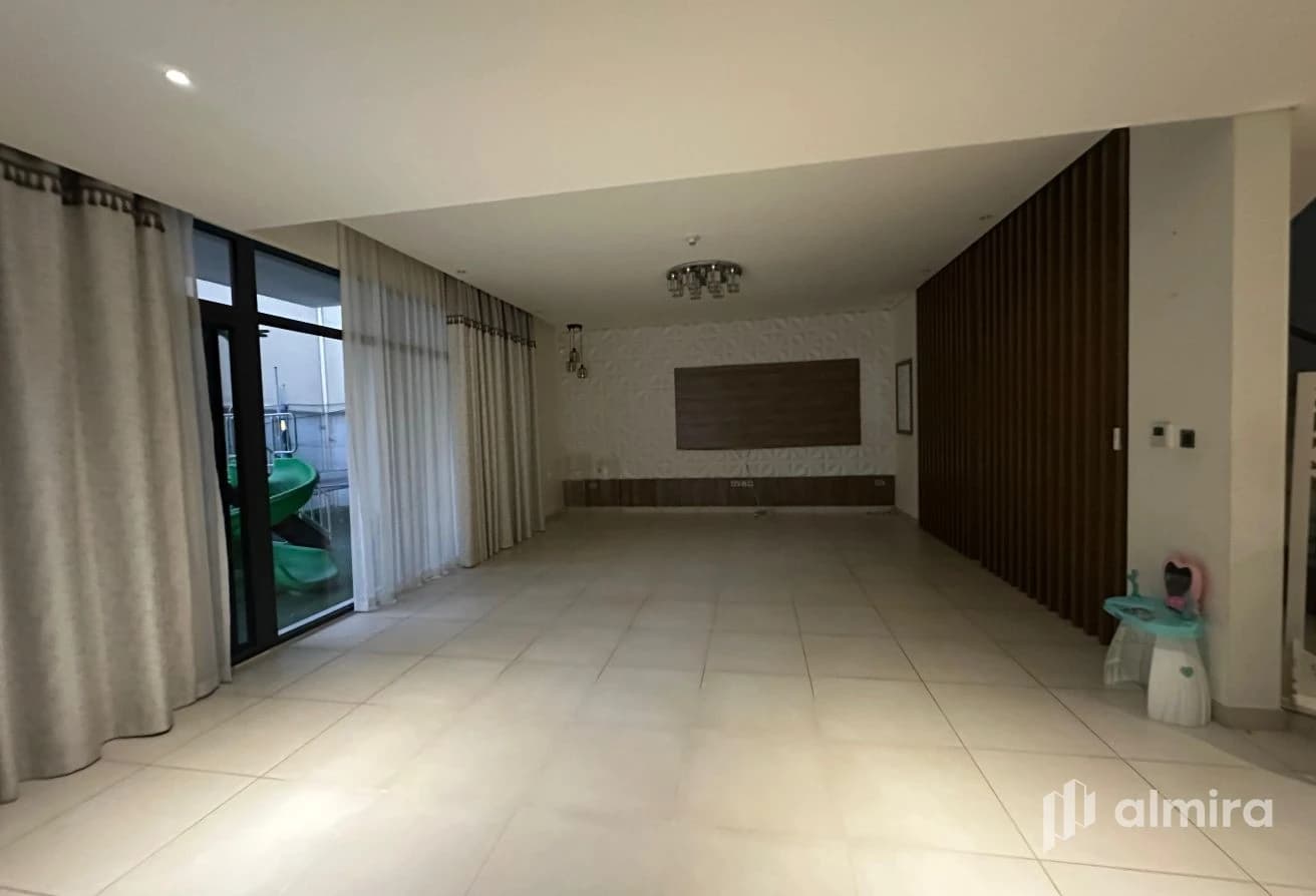 Move In Ready | Next To Corner | Luxury Living