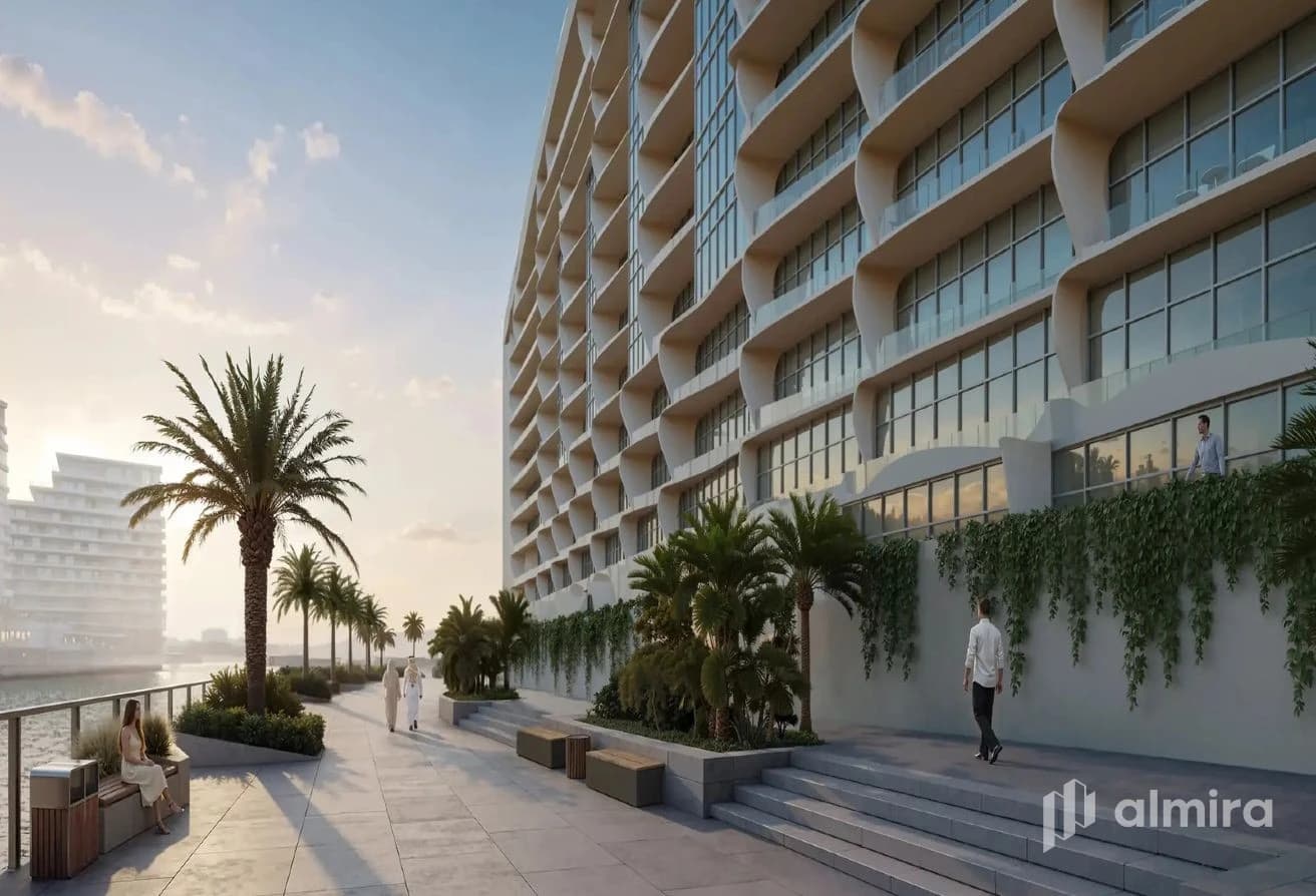 Full Canal View | Luxurious | Waterfront Living
