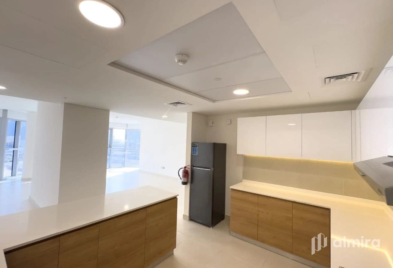 Radiant Heights | Vacant | Brand New | Huge Layout