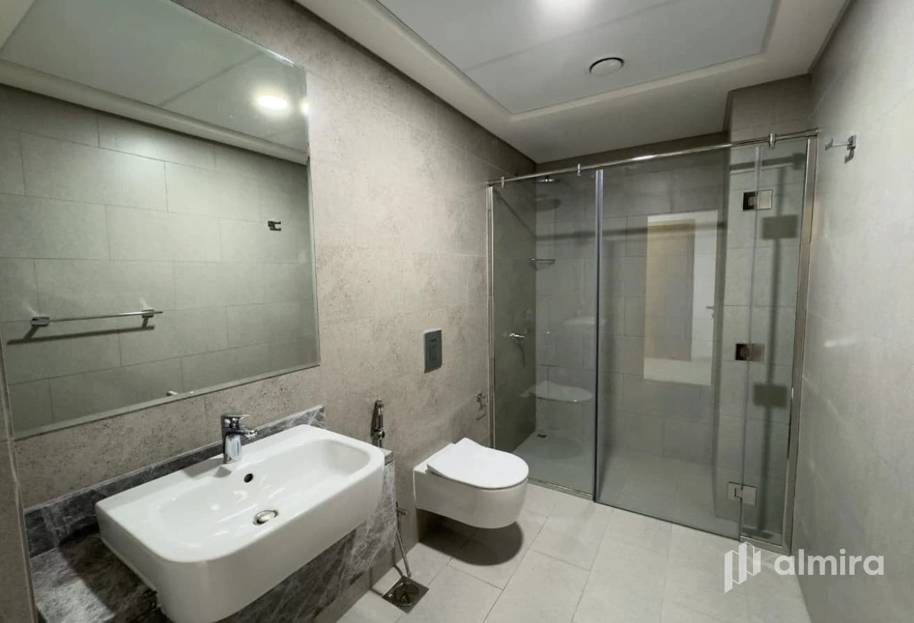 Radiant Heights | Vacant | Brand New | Huge Layout