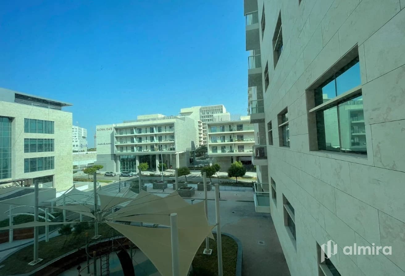 Spacious Layout | Well Maintained | 1 Payment