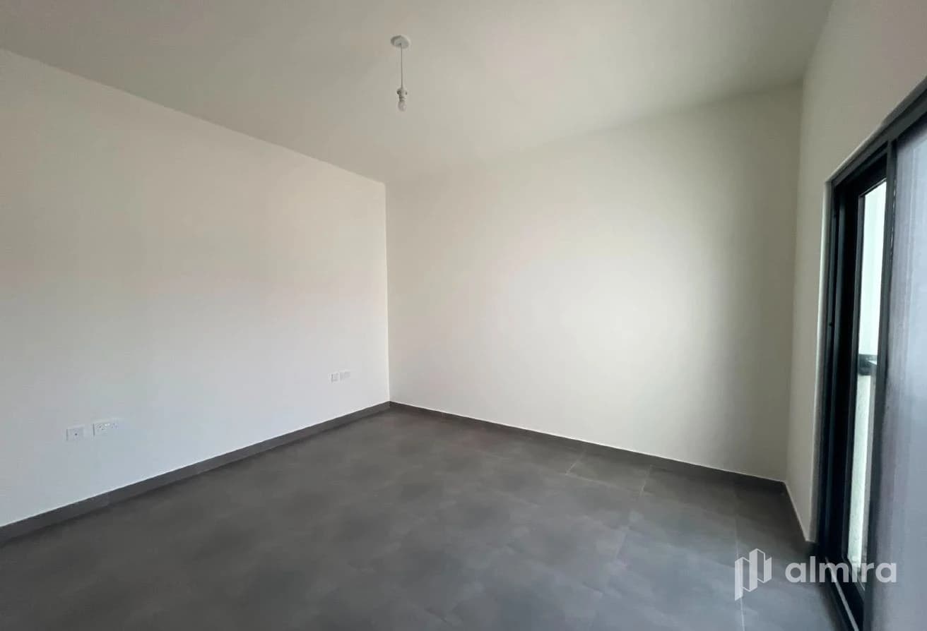 Single Row Corner | Vacant | Brand New