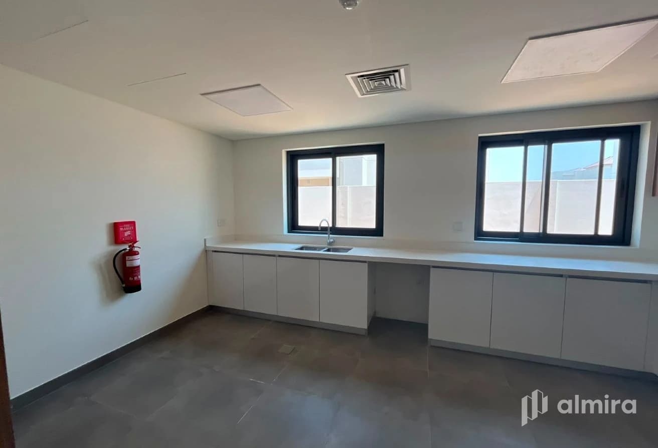 Single Row Corner | Vacant | Brand New